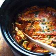 Super Easy Skinny Veggie Crockpot Lasagna - a handful of simple ingredients for a healthy family dinner. | https://official-promos.com